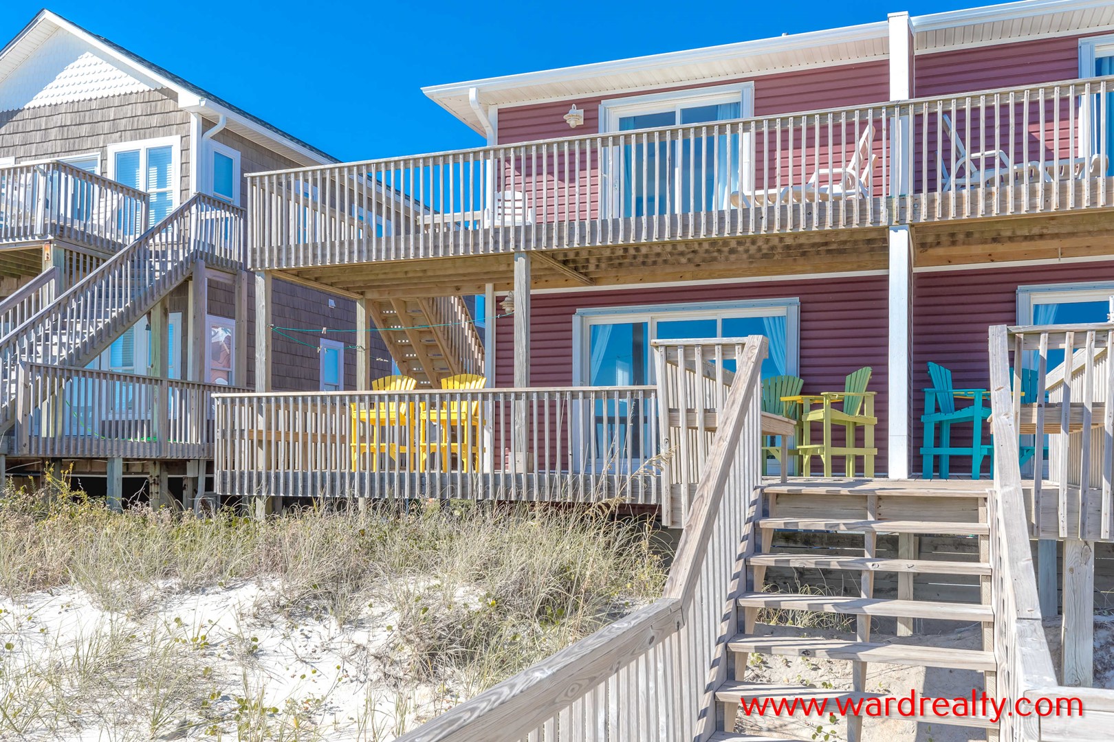 Oceanfront Exterior Fins to the Right