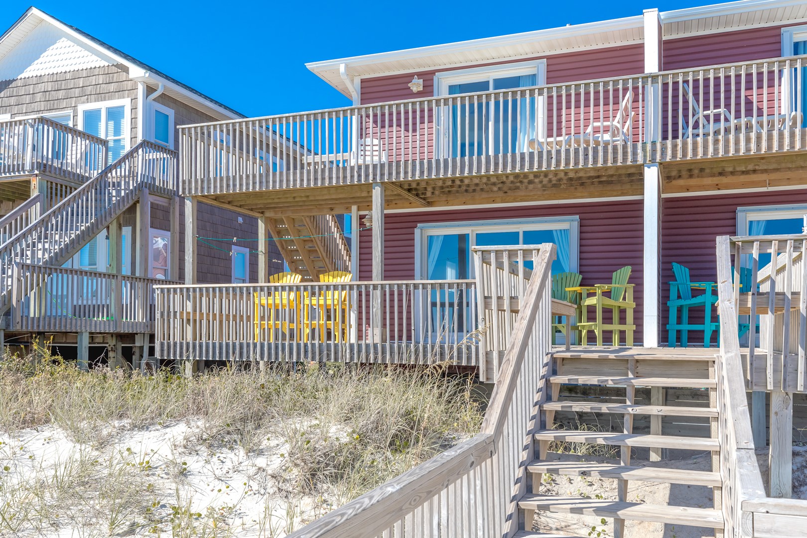 Oceanfront Exterior Fins To The Right