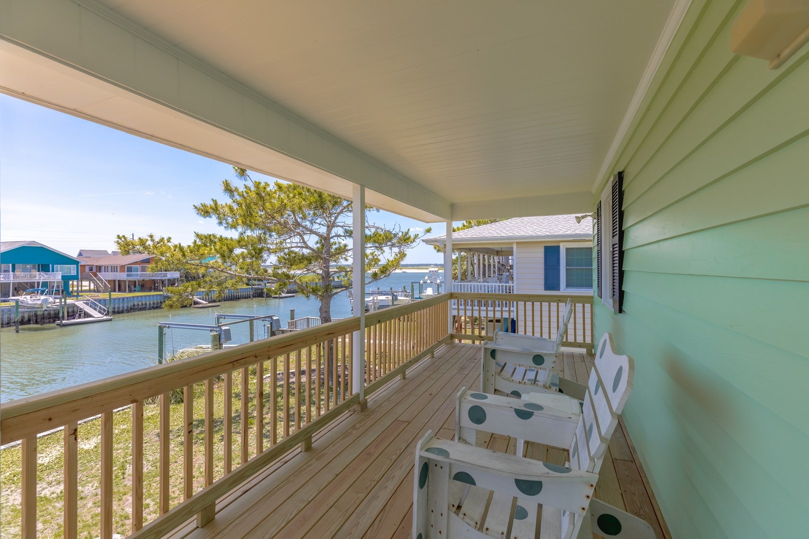  Canalfront Covered Porch