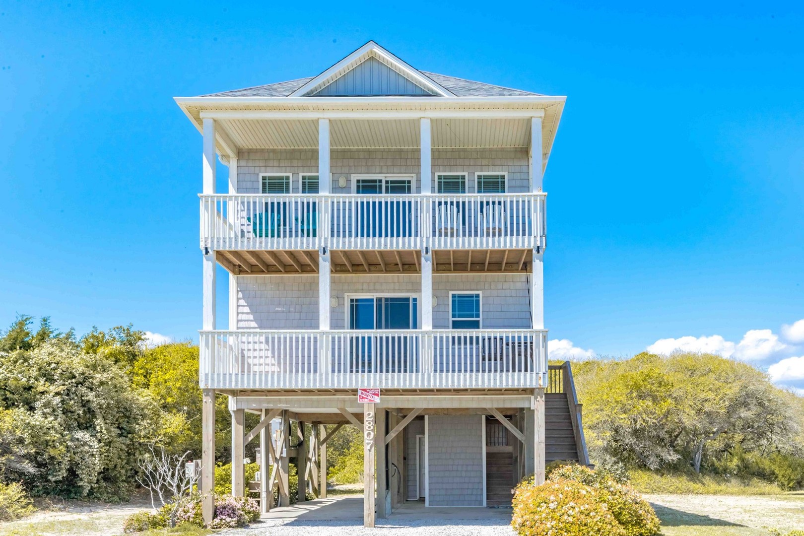Featured Property Beaches B Tripp'n