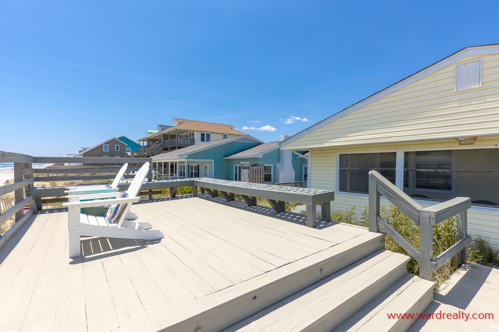 Front Sun Deck with Built-In Seating