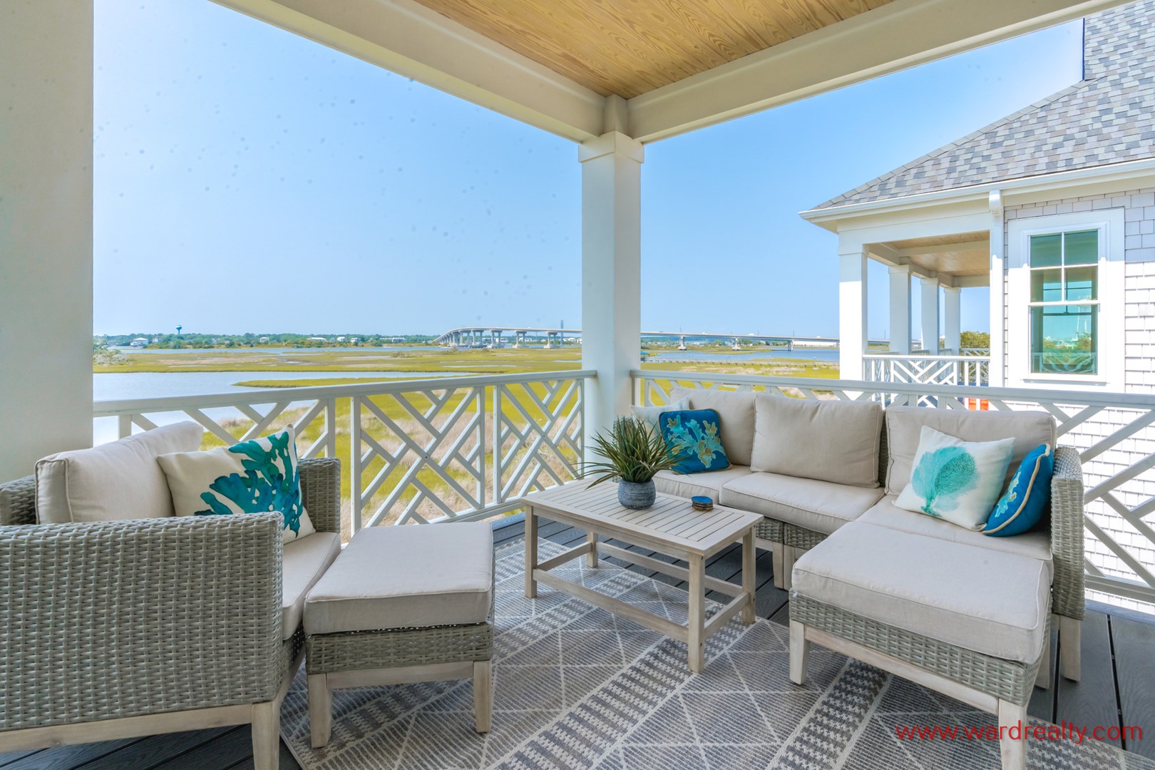 2nd Floor Soundfront Covered Porch