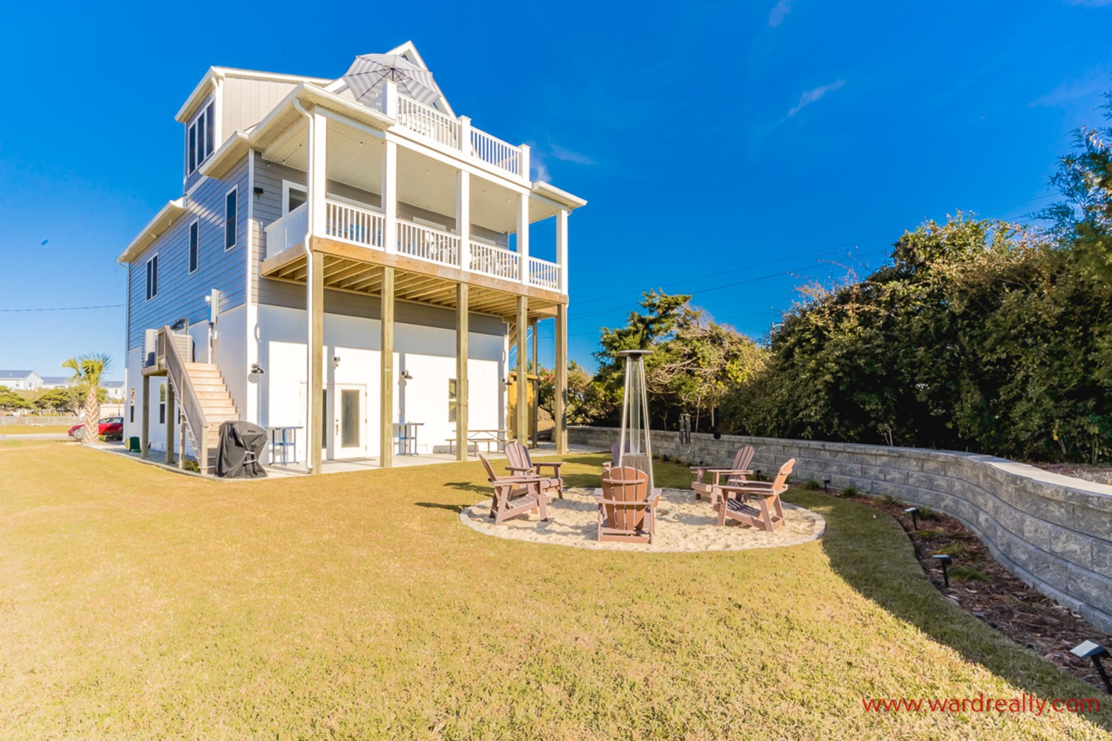 Bitchin' Beach House South Exterior