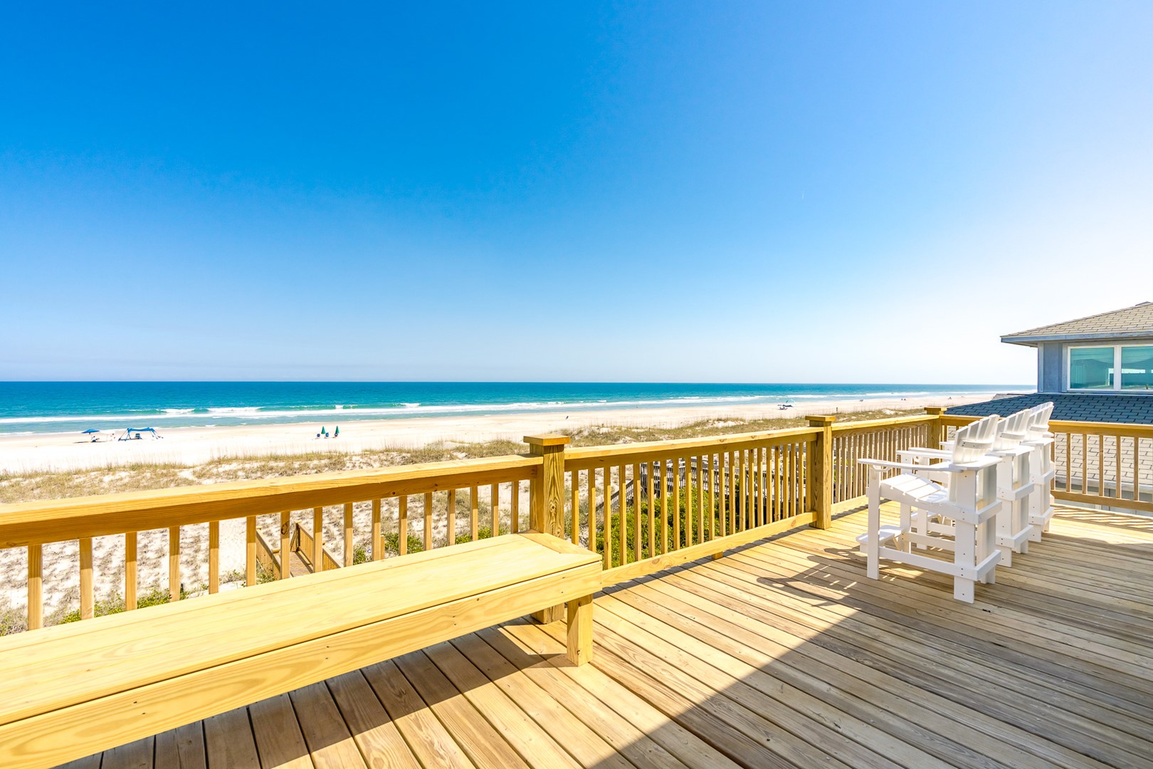 Top Floor Sun Deck with Retractable Awning