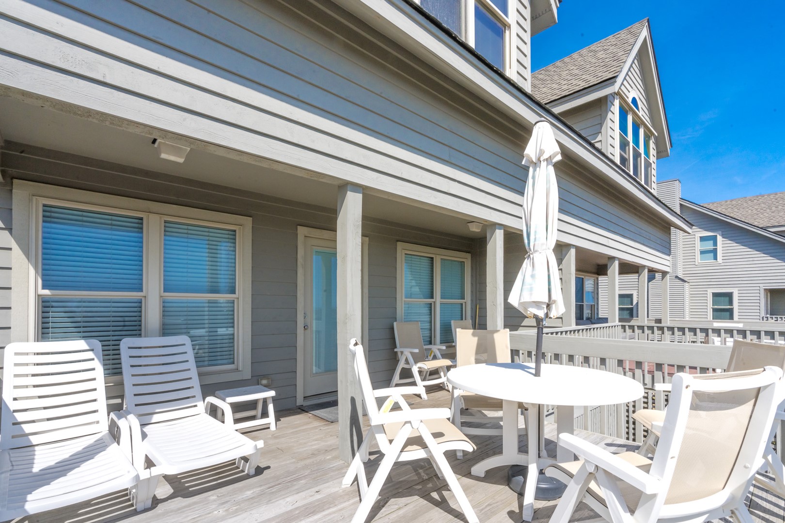 Partially Covered Sun Deck