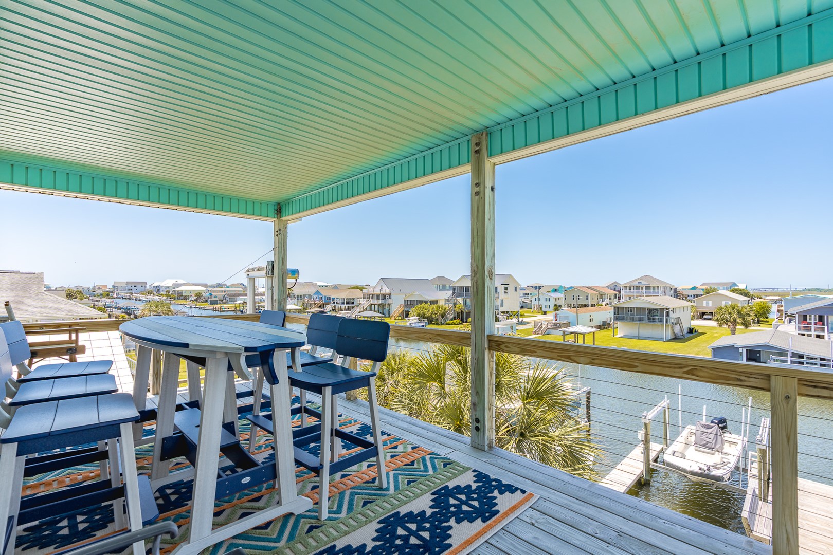 Top Floor Canalfront Covered Porch