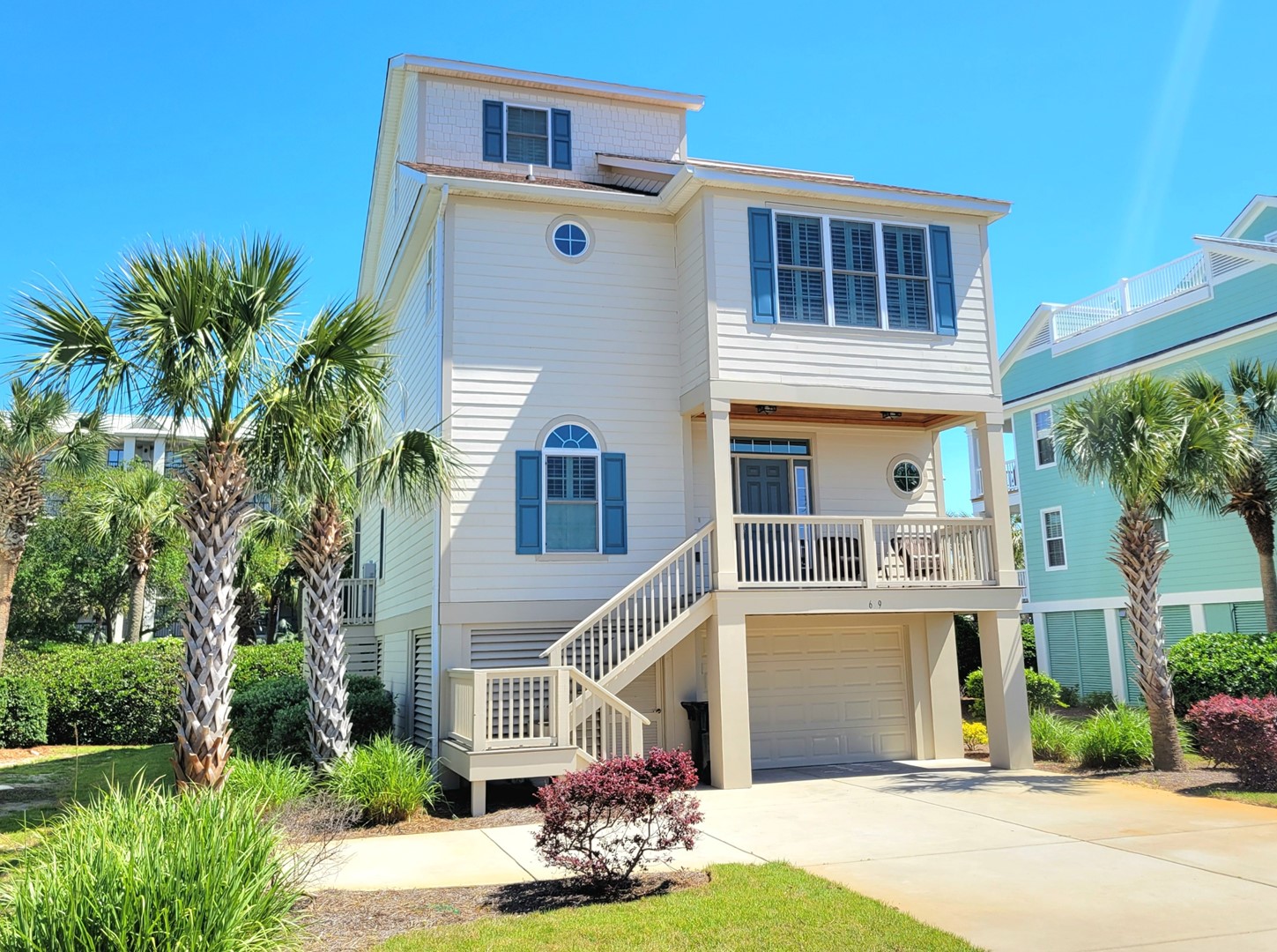 Luxurious Outdoor Living And Community Amenities - Stunning Coastal Retreat - Litchfield Beach, SC