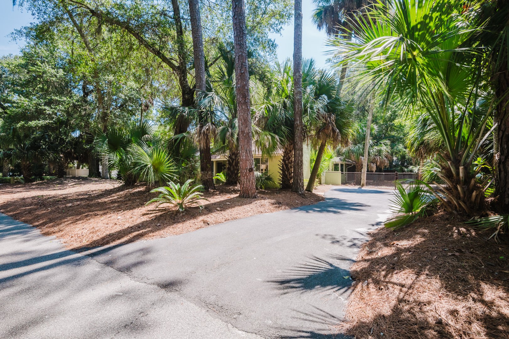12 Sandpiper - Driveway