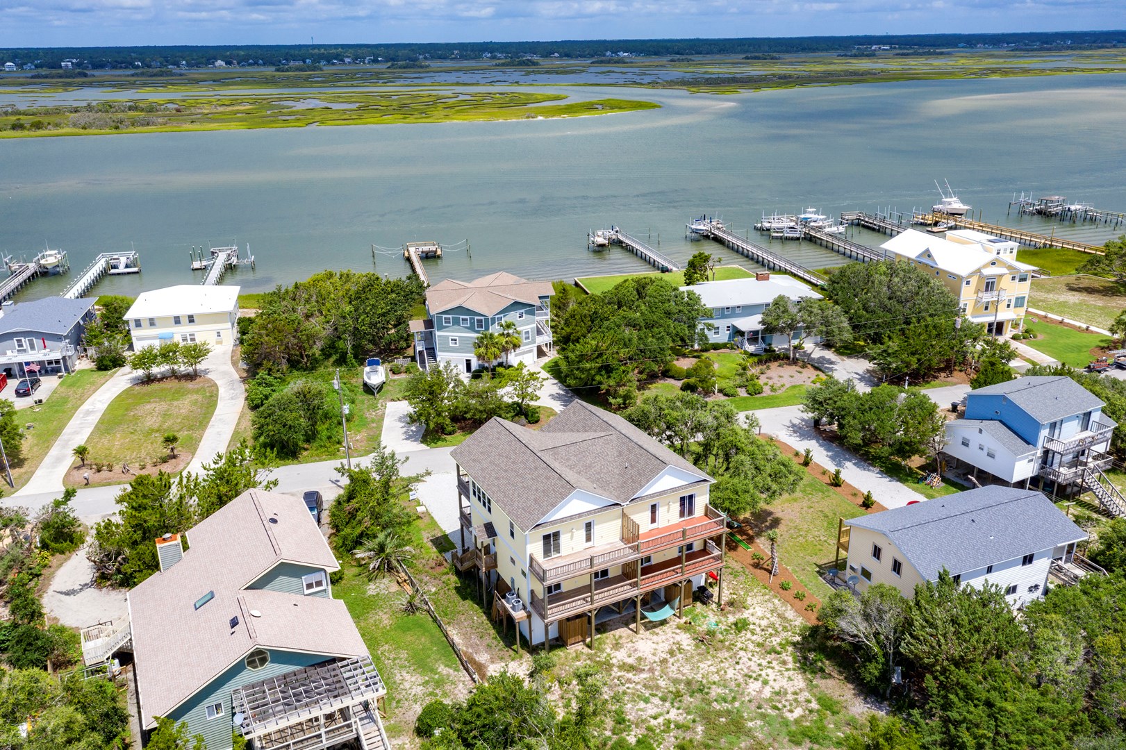 Tranquil Island Retreat With Elevator And Modern Amenities - Stunning Escape - Topsail Beach, NC