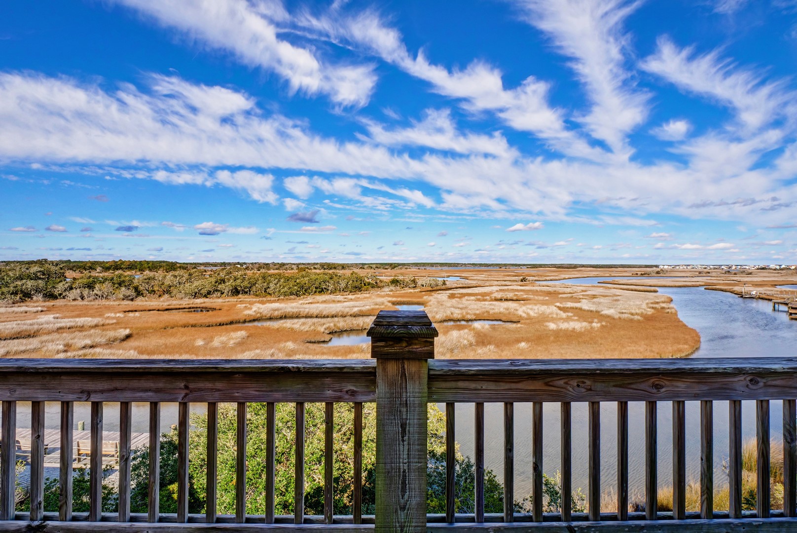Private Dock And Stunning Intracoastal Views - Charming Coastal Haven - Surf City, NC