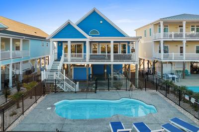 Deja Blue / 2718 W. Pelican Drive