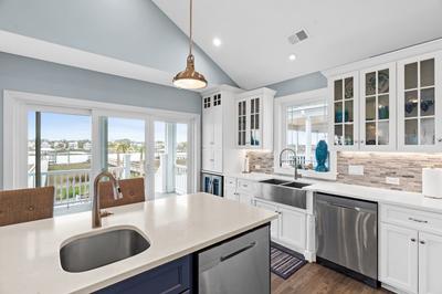 Deja Blue / 2718 W. Pelican Drive