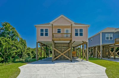 A Party at the Peach / 4319 E. Pelican Drive