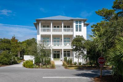 Pelican Trace