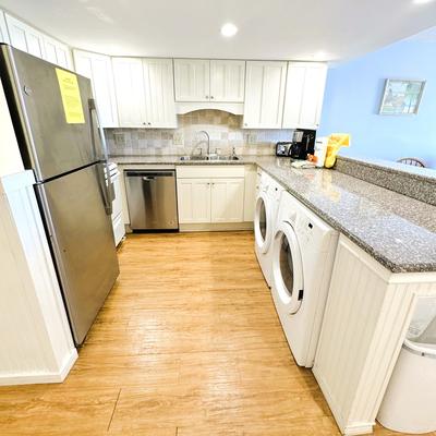 Kitchen Area With Washer & Dryer