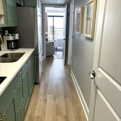 Caravelle - Off The Hook (3)