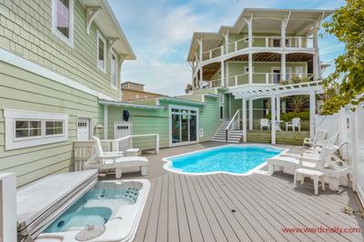 Private Pool with Hot Tub and Pergola